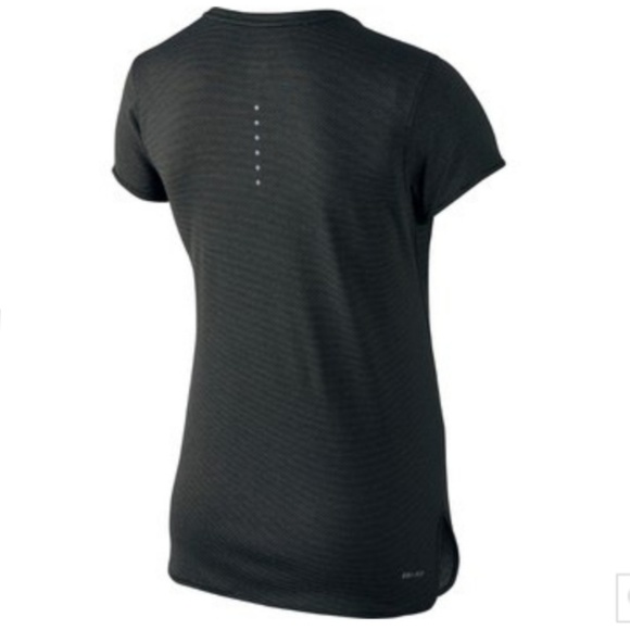 NWT Nike AeroReact Women's Small Short Sleeve - Picture 2 of 8